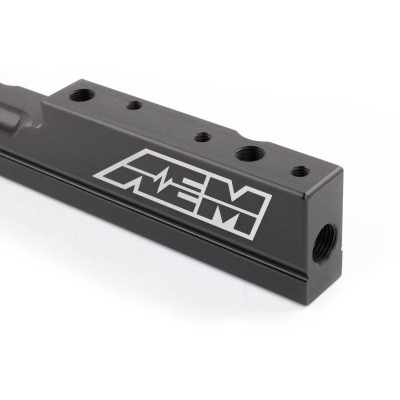 AEM 99-00 Honda Civic Si Black Fuel Rail — Photo - Close Up