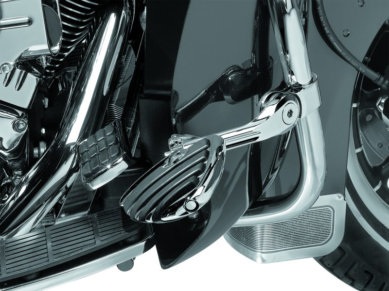 Kuryakyn Tour-Tech Cruise 6in Mount Arm With ISO Wing Pegs 1-1/4in Clamp Chrome