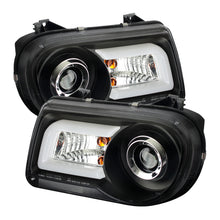 Load image into Gallery viewer, Spyder Chrysler 300C 05-10 Projector Headlights LED DRL Black High/Low H7 PRO-YD-C300C-DRL-BK