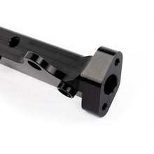 Load image into Gallery viewer, AEM 03-06 Evo 8 &amp; 9 Black Fuel Rail — Photo - out of package