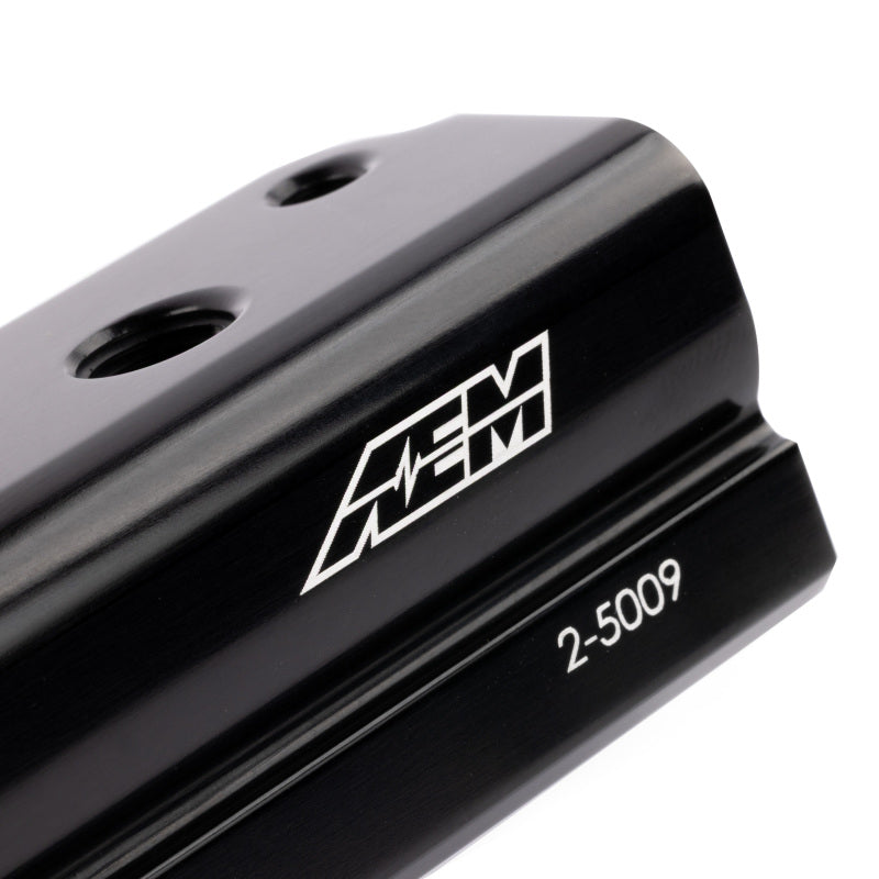 AEM 96-00 Civic CX/DX/LX/EX & 96-97 Del Sol S/Si Black Fuel Rail — Photo - Close Up