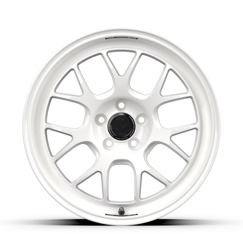 fifteen52 Apex RSR 18x9.5 5x114.3 38mm ET 73.1mm Center Bore Rally White