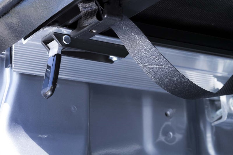 Access Tonnosport 96-03 Chevy/GMC S-10 / Sonoma 6ft Stepside Bed Roll-Up Cover — Photo - Mounted